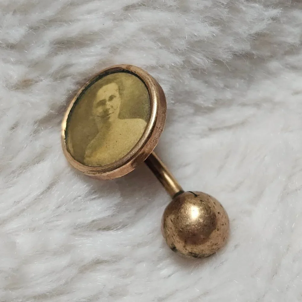 Antique Photograph Cufflink 1800s Sweetheart Mourning Jewelry Vintage Gold Tone